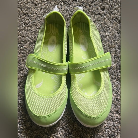 Danskin Now Shoes Womens 6.5 Chaka Mary Jane Green Hook & Loop Comfort Low Top - Picture 2 of 8